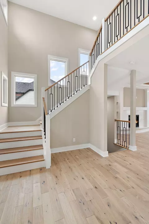 Entry Way - 9430 Iris Dr, Saint John, IN 46373 photo 2 of 9
