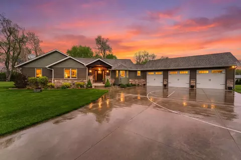 2737 S Smithfield Ct, La Porte, IN 46350