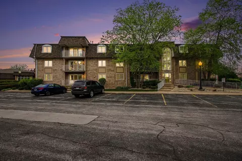 113 Swan Dr, Dyer, IN 46311