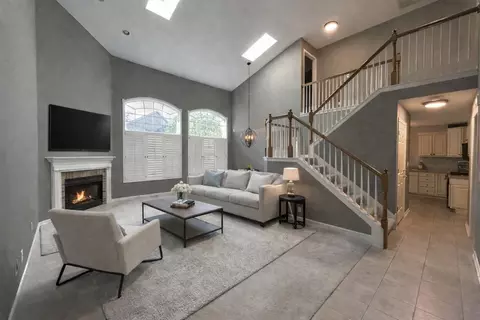 Living - 1717 Apple Blossom Dr #3, Munster, IN 46321 photo 1 of 1