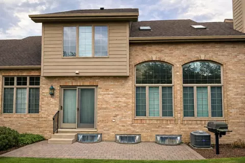 Exterior - 1717 Apple Blossom Dr #3, Munster, IN 46321 photo 3 of 4