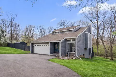 8674 Durbin Ln, Crown Point, IN 46307