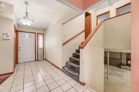 Entry Way - 2423 Marshall Pl, Gary, IN 46404 photo 2 of 4