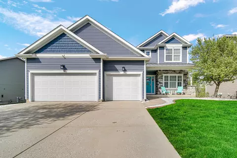 853 E Shakespeare Dr, Valparaiso, IN 46383