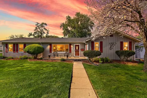 1047 State St, Hobart, IN 46342