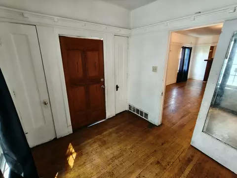 Entry Way - 701 Tyler St, Gary, IN 46402 photo 2 of 6