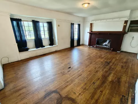 Living - 701 Tyler St, Gary, IN 46402 photo 1 of 4