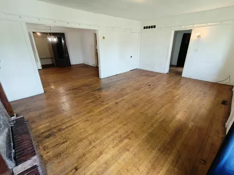 Living - 701 Tyler St, Gary, IN 46402 photo 2 of 4