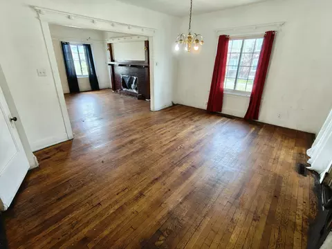 Living - 701 Tyler St, Gary, IN 46402 photo 3 of 4