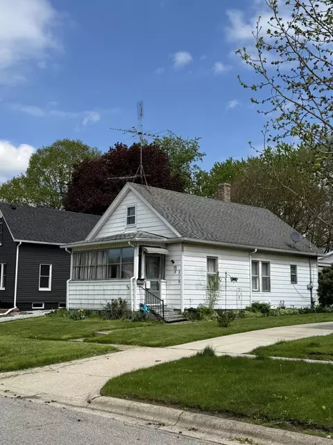 219 Cable St, La Porte, IN 46350