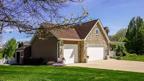 Exterior - 1270 E Greenview Pl, Crown Point, IN 46307 photo 4 of 12