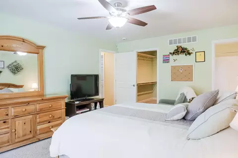 Bedroom - 1270 E Greenview Pl, Crown Point, IN 46307 photo 4 of 6