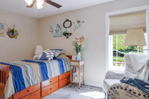 Bedroom - 1270 E Greenview Pl, Crown Point, IN 46307 photo 5 of 6
