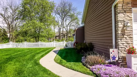Exterior - 1270 E Greenview Pl, Crown Point, IN 46307 photo 10 of 12