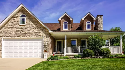 Exterior - 1270 E Greenview Pl, Crown Point, IN 46307 photo 5 of 12
