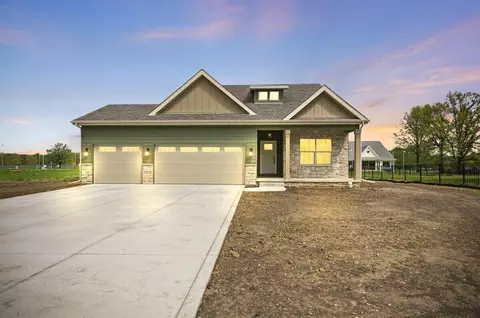 2218 Pradera Trl, Chesterton, IN 46304