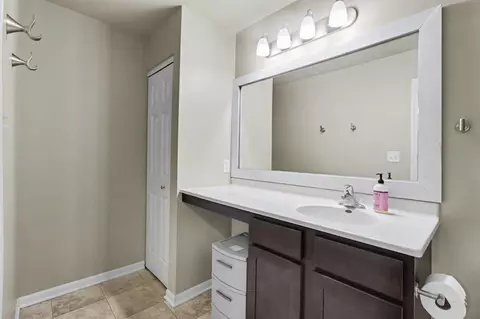 Bath - 7682 E 111th Pl, Crown Point, IN 46307 photo 3 of 3