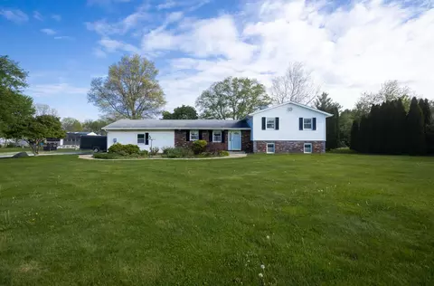 31 E St Rd 8, Kouts, IN 46347