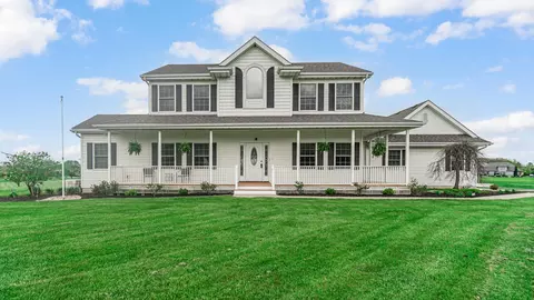 15290 Clark St, Crown Point, IN 46307