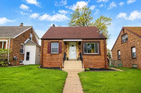 6824 Schneider Ave, Hammond, IN 46323