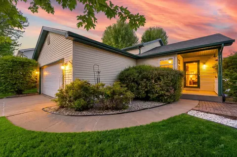 502 Killarney Ln, Valparaiso, IN 46385