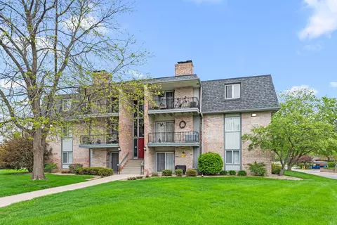 1720 Homan Dr #202, Schererville, IN 46375