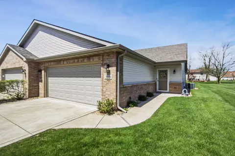 200 Polly Ln, Hobart, IN 46342