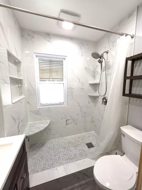Bath - 1173 Tyler St, Gary, IN 46407 photo 1 of 4