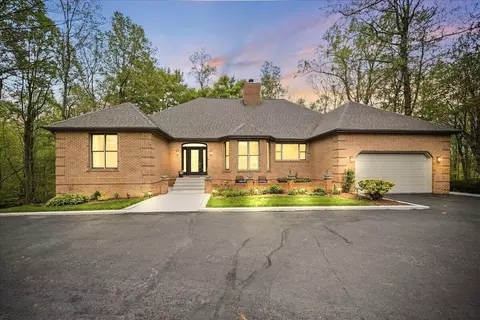 718 N Old Suman Rd, Valparaiso, IN 46383