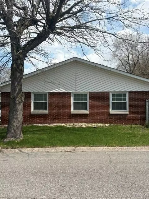 8201 Hickory Ave, Gary, IN 46403 photo 3