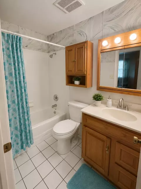 8201 Hickory Ave, Gary, IN 46403 photo 6
