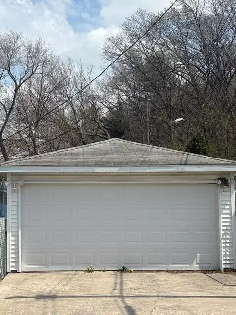 8201 Hickory Ave, Gary, IN 46403 photo 4