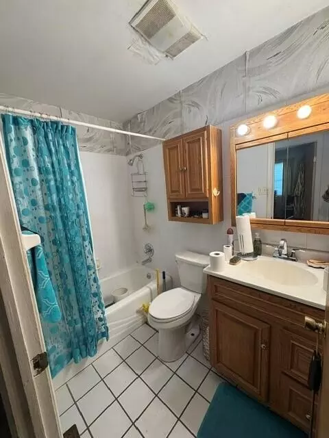 8201 Hickory Ave, Gary, IN 46403 photo 8