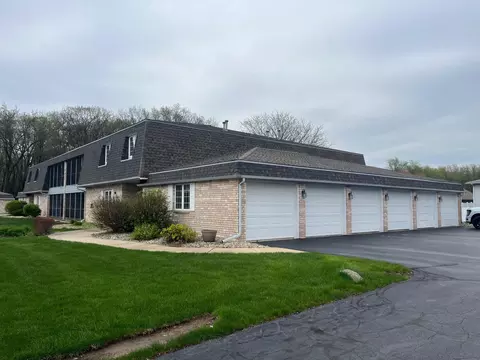 772 Hidden Oak Trl #1B, Hobart, IN 46342