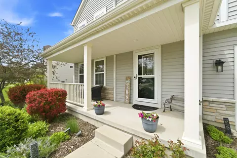 302 E 130th Ln, Crown Point, IN 46307 photo 2