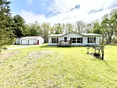 7174 N 725, Winamac, IN 46996