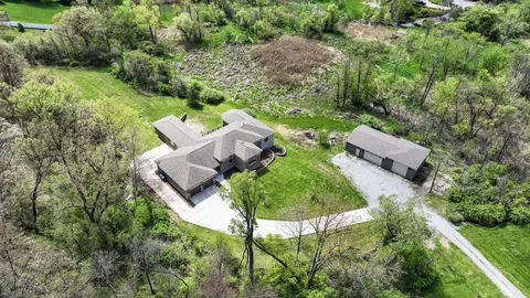 11700 Westvalley Dr, Crown Point, IN 46307