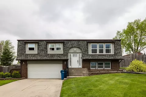 717 Cottonwood Dr, Dyer, IN 46311