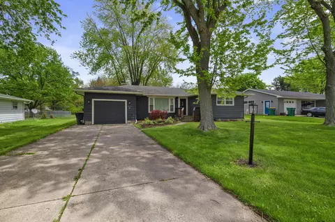 7125 Delaware St, Merrillville, IN 46410
