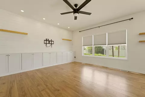 528 Hampton Manor Ct, Valparaiso, IN 46385 photo 5