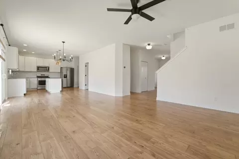 528 Hampton Manor Ct, Valparaiso, IN 46385 photo 4