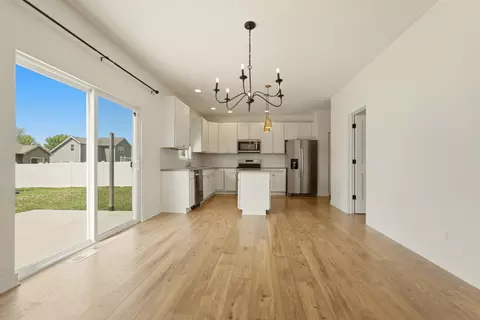 528 Hampton Manor Ct, Valparaiso, IN 46385 photo 9