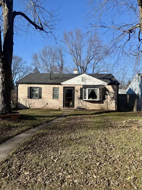 270 Woodlawn Ave, Chesterton, IN 46304