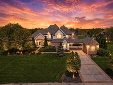 1200 White Hawk Dr, Crown Point, IN 46307