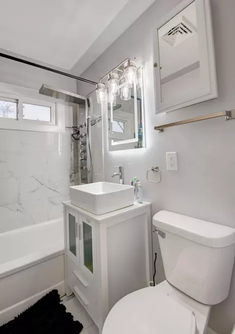 Bath - 2080 Wright St, Gary, IN 46404 photo 1 of 2
