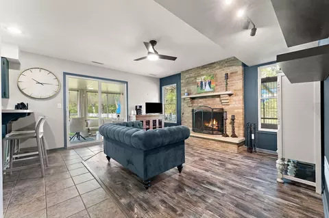 Living - 12150 N 332, De Motte, IN 46310 photo 2 of 4