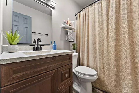 Bath - 12150 N 332, De Motte, IN 46310 photo 2 of 3