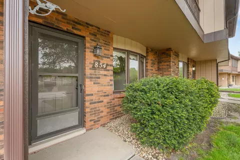 854 Jordan Cir, Schererville, IN 46375