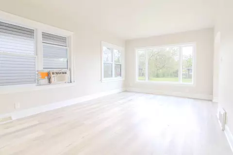 Living - 829 Johnson St, Gary, IN 46402 photo 5 of 10