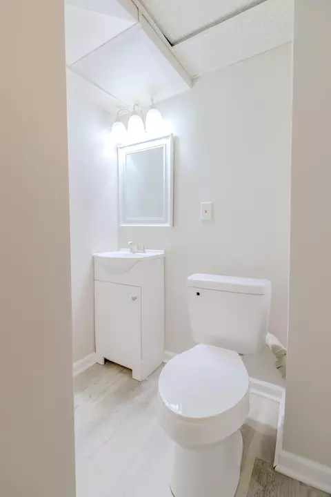 Bath - 829 Johnson St, Gary, IN 46402 photo 3 of 3